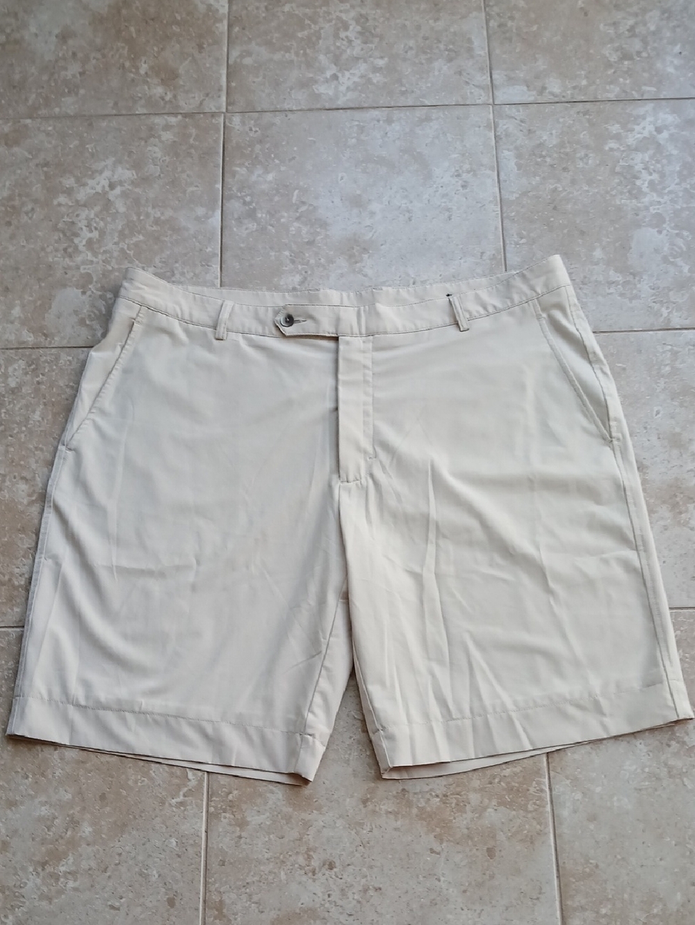 Fairway & Greene Men's Beige Tan Flat-Front Golf Shorts